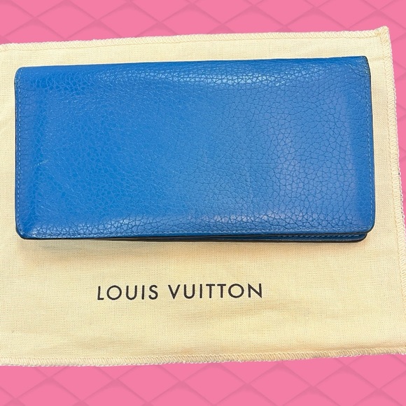 Louis Vuitton Handbags - EUC  Louis Vuitton Brazza Wallet w/ COA